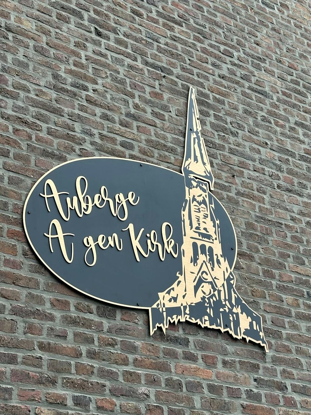 Gefreesd gevellogo reclamebord ovaal gefreesd in Vijlen Vaals Maastricht heerlen en Aken